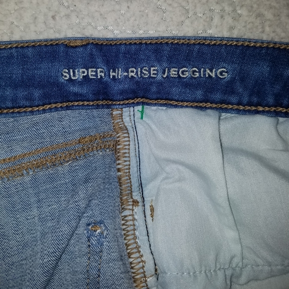 American Eagle Women's Next Level Stretch Super Hi-Rise Jegging Medium Wash - Picture 9 of 11